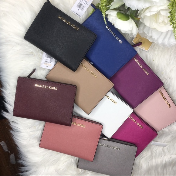 Michael Kors card case carryall wallet - Picture 2 of 9